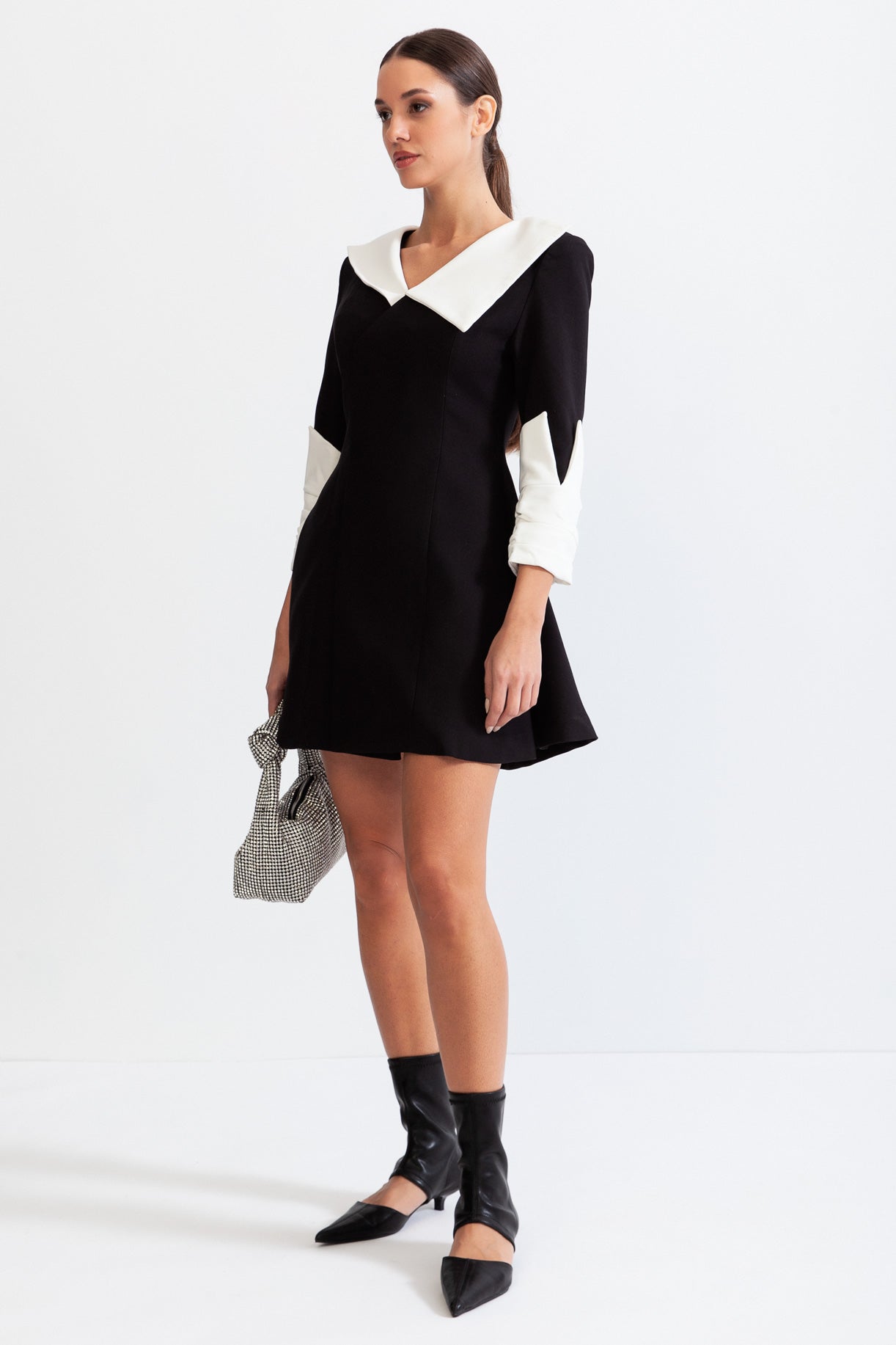 ALESSANDRA Doll Mini dress with contrastant collar and cuffs - Black